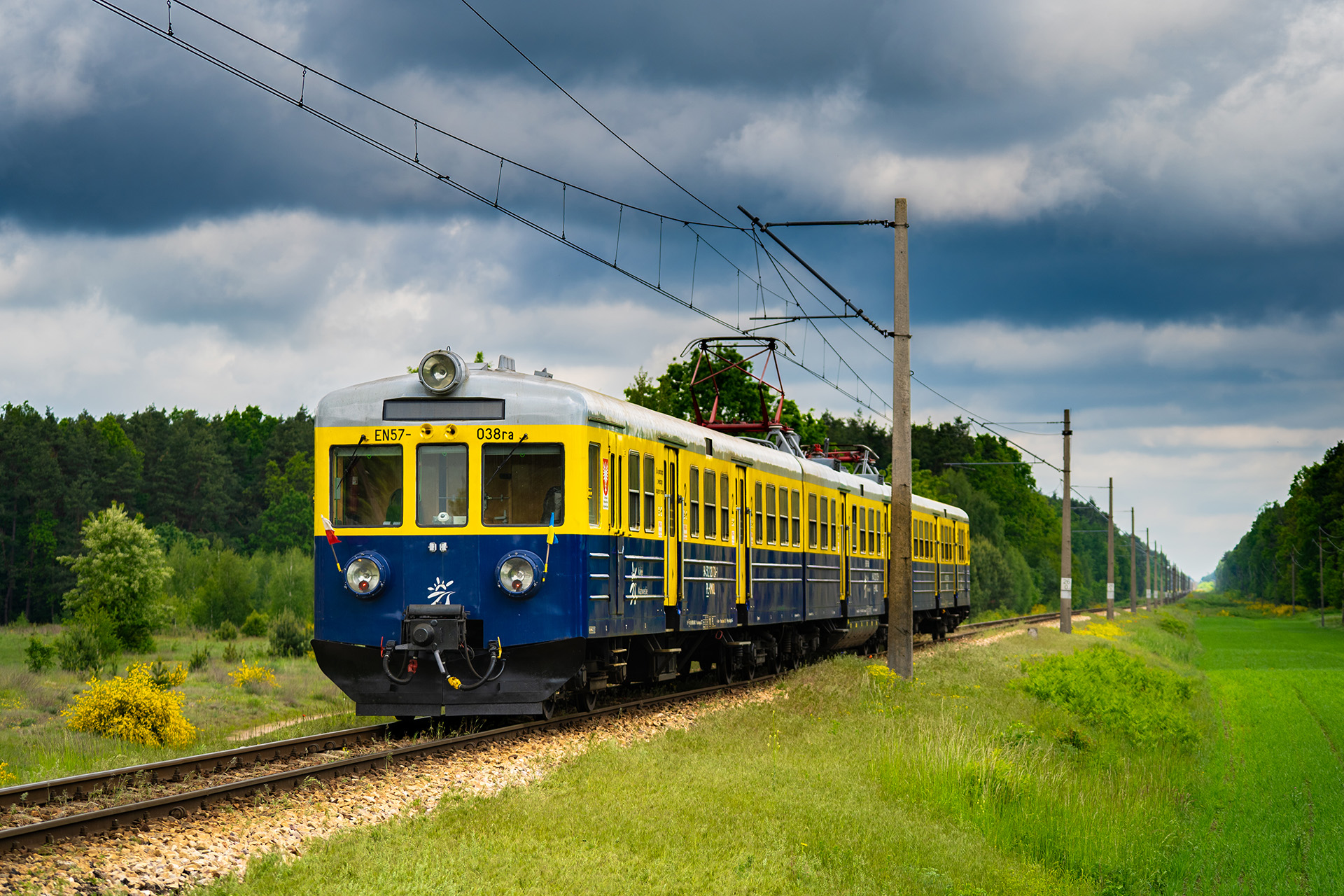 EN57-038 · Leszczydół-Nowiny, województwo mazowieckie